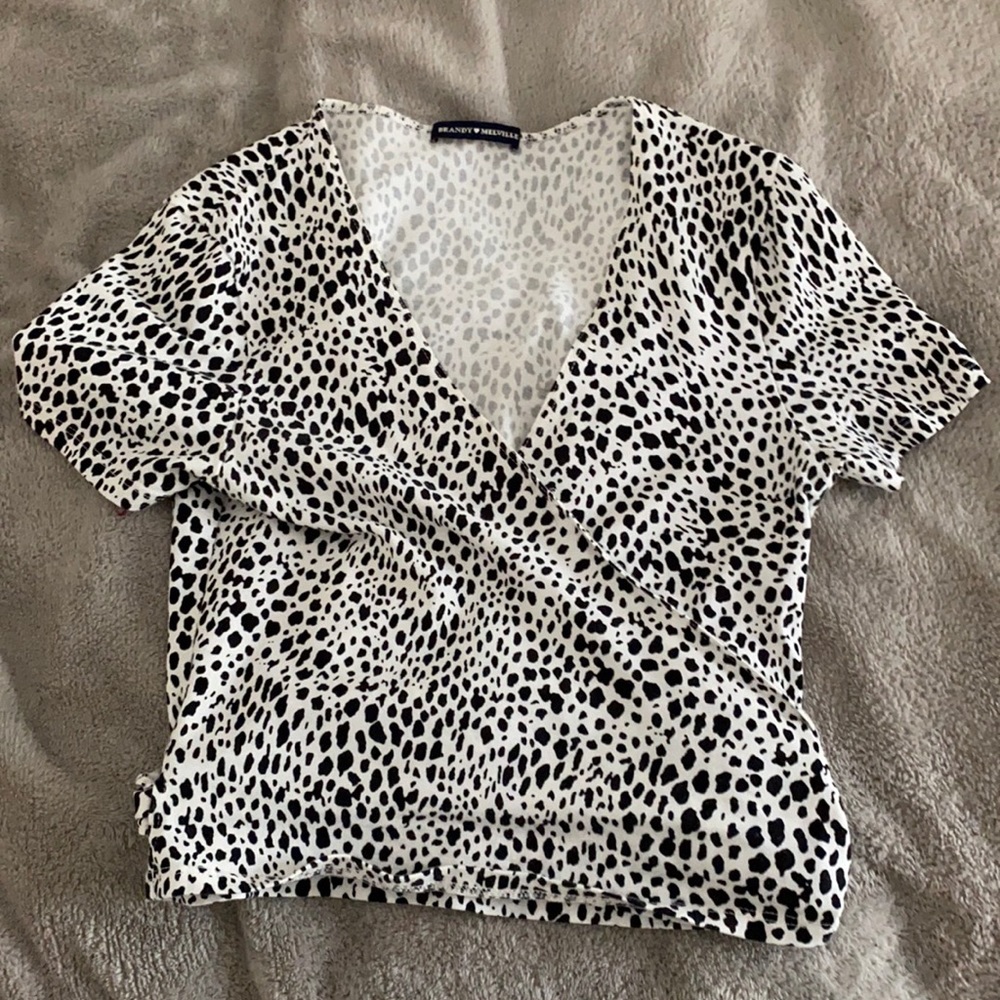 Brandy Melville Short Sleeve Tie Around Top